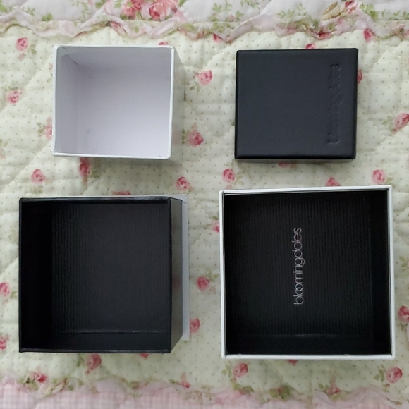 Lot 2 Bloomingdale's gift box small - Picture 5 of 10